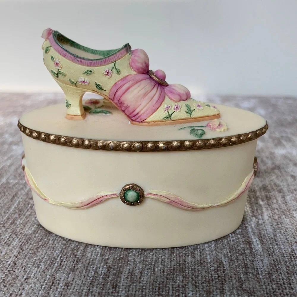 Willow Hall Victorian shoe trinket box